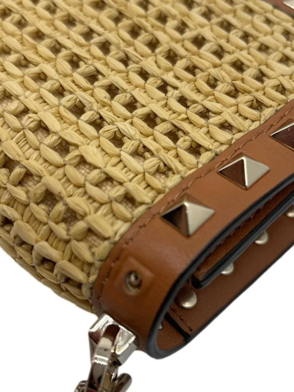 Valentino  Garavani Rockstud Raffia Wallet On Chain Crossbody Bag Tan